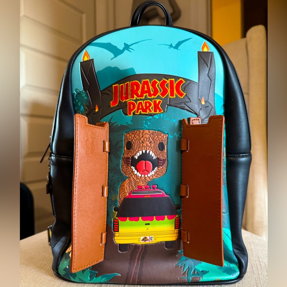Loungefly Funko Pop! Jurassic Park Gate (open/close) Backpack t-rex.